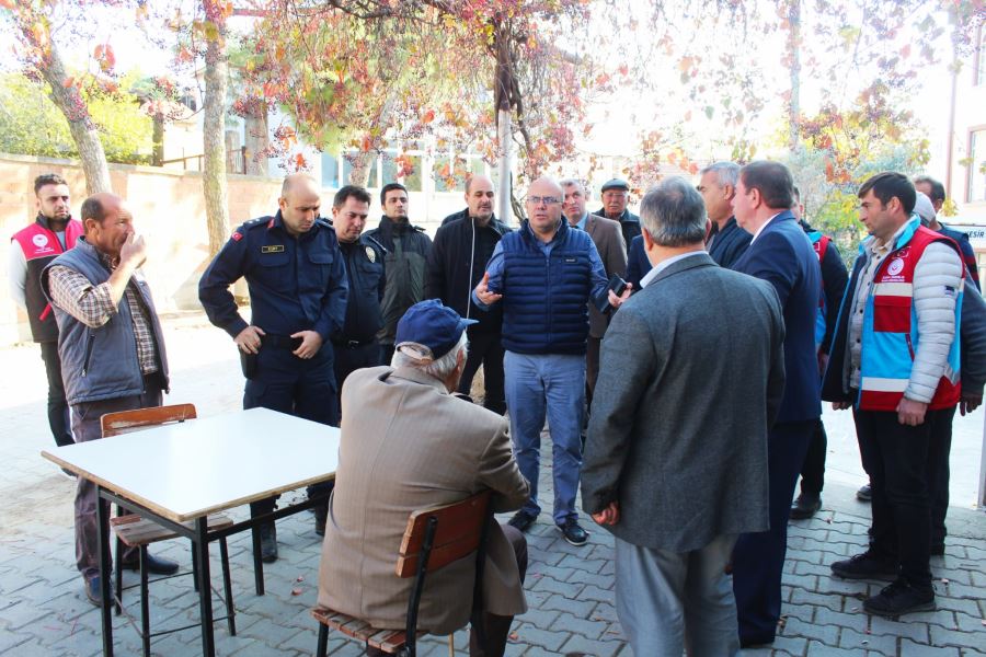 KAYMAKAM KÖKEN MAHALLELERİ GEZMEYE DEVAM EDİYOR