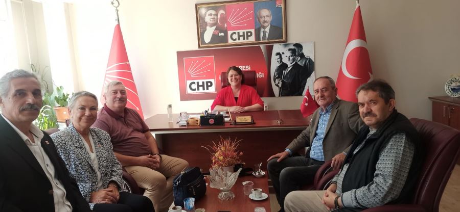 SUSURLUK CHP İLÇE BAŞKANI BEKİR BARUT KARESİ CHP İLÇE BAŞKANI DİLEK YALÇIN