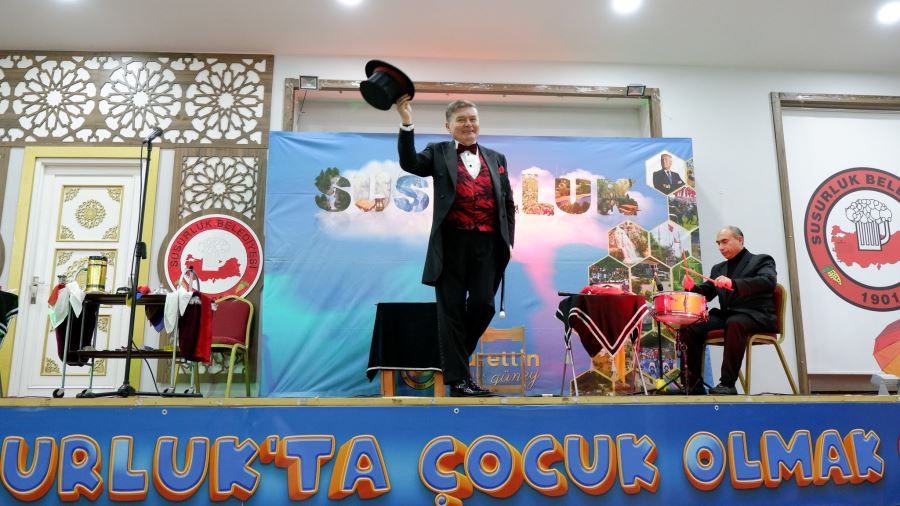 SUSURLUK BELEDİYESİNDEN ÇOCUKLARA SİHİRBAZLIK GÖSTERİSİ