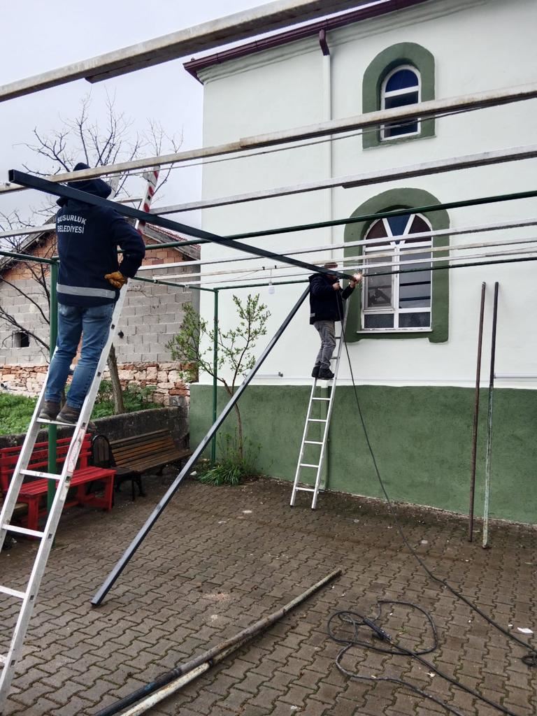 BELEDİYE FEN İŞLERİ EKİPLERİ ÇALIŞMALARINA DEVAM EDİYOR