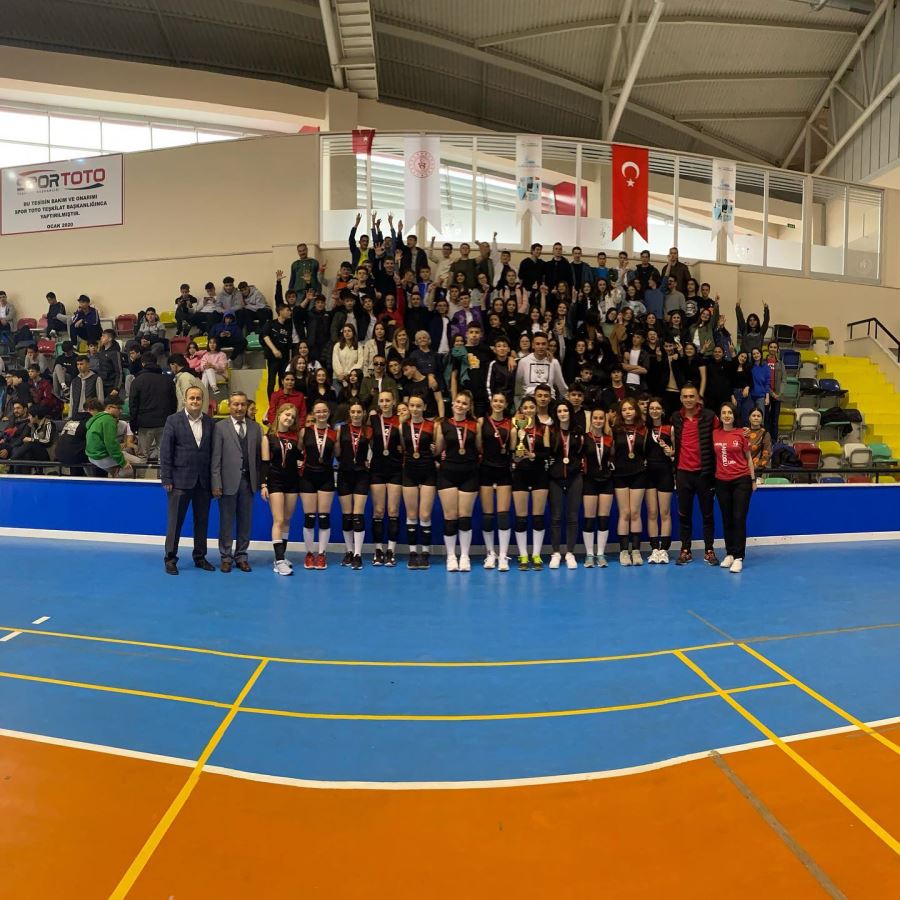 SUSURLUK ANADOLU LİSESİ KIZ VOLEYBOL TAKIMI İL BİRİNCİSİ OLDU