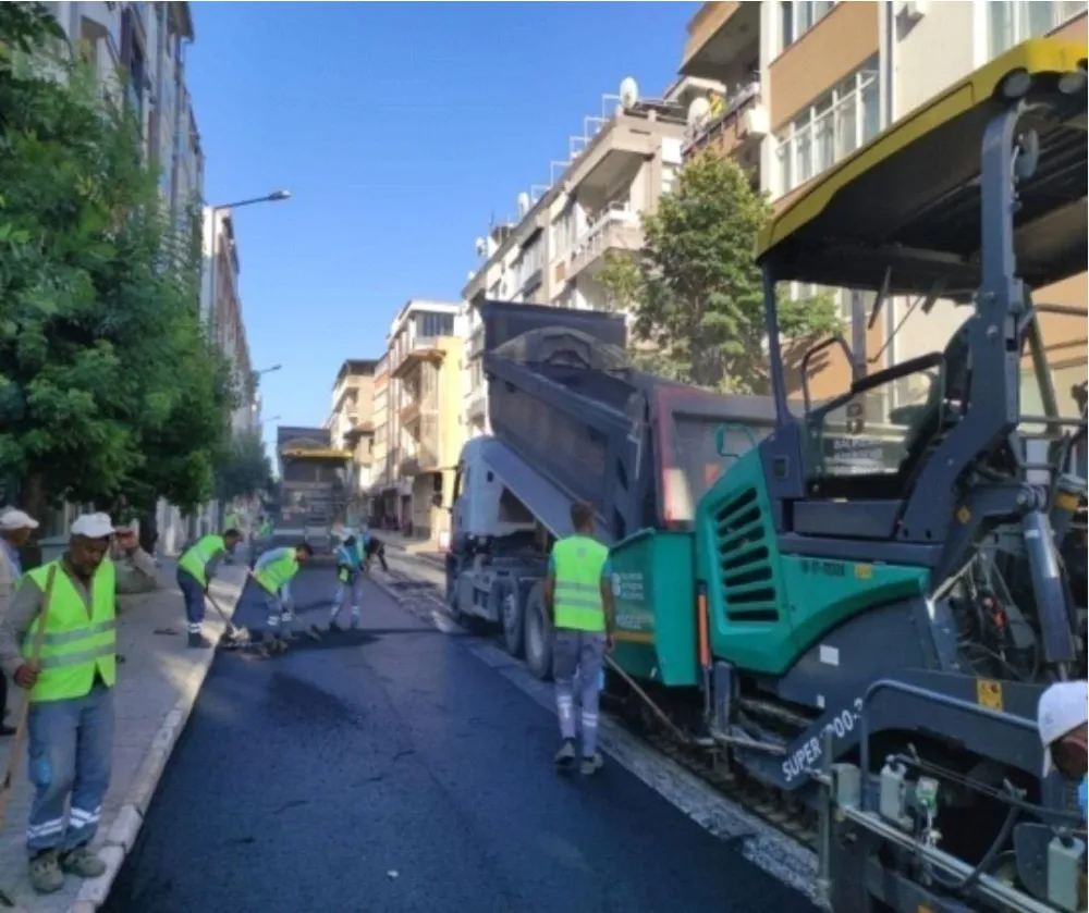 KARESİ’DE ASFALTLAMA ÇALIŞMALARI SÜRÜYOR