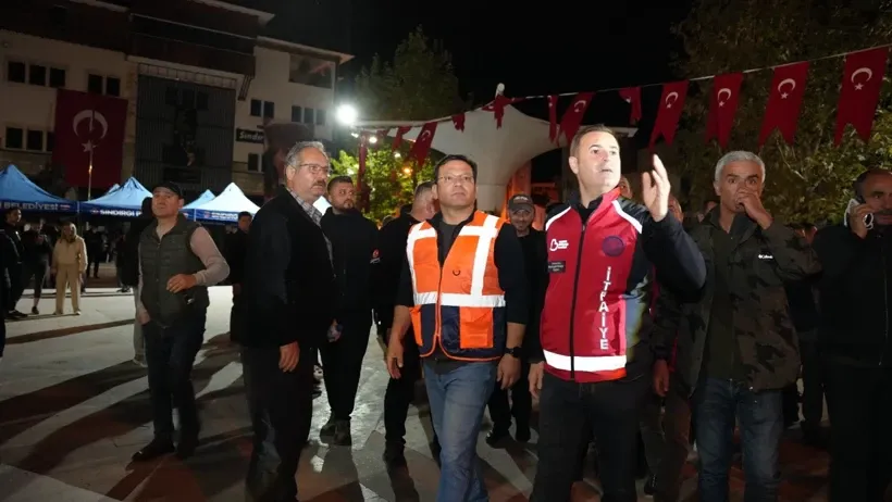 AHMET AKIN SINDIRGI HALKINI YALNIZ BIRAKMIYOR