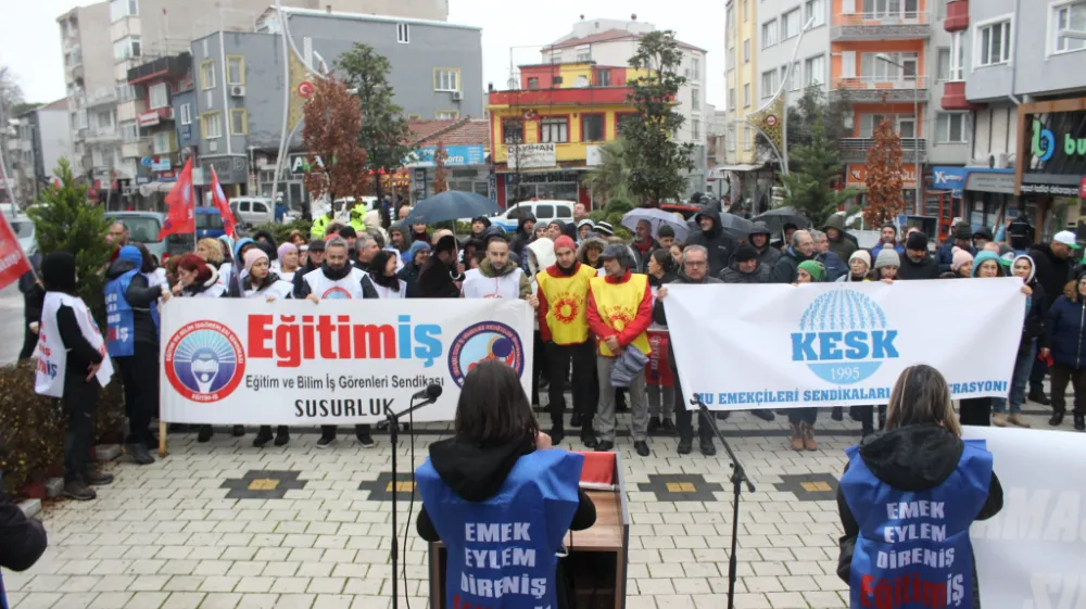 KAMU ÇALIŞANLARININ BİR KISMI BİR GÜNLÜK İŞ BIRAKTI	