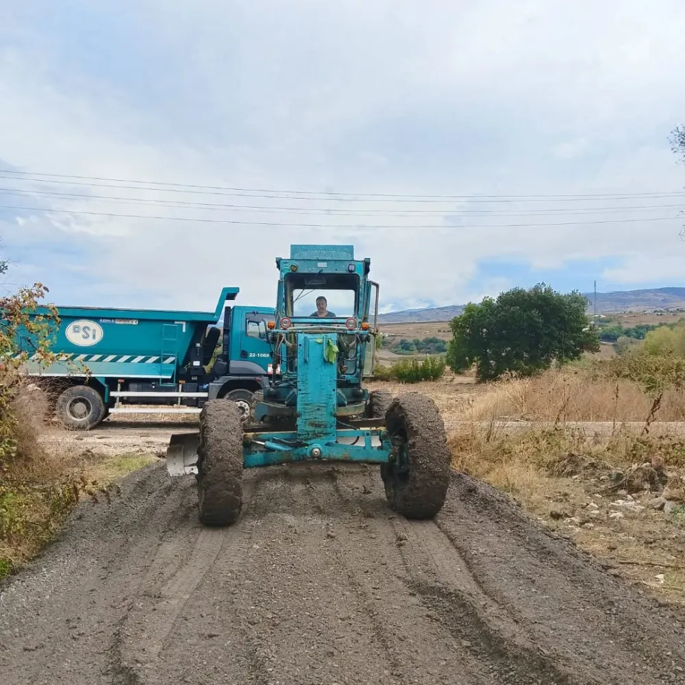 DSİ ÖMERKÖY MAHALLESİNİN YOL SORUNUNU ÇÖZDÜ