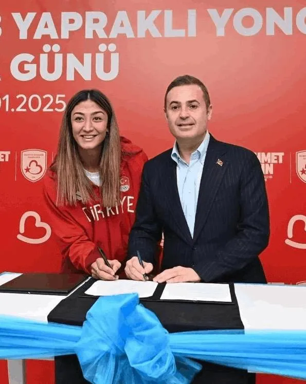 GURURUMUZ NAFİA KUŞ AYDIN 2’NCİ KEZ DÜNYA ŞAMPİYONU OLDU