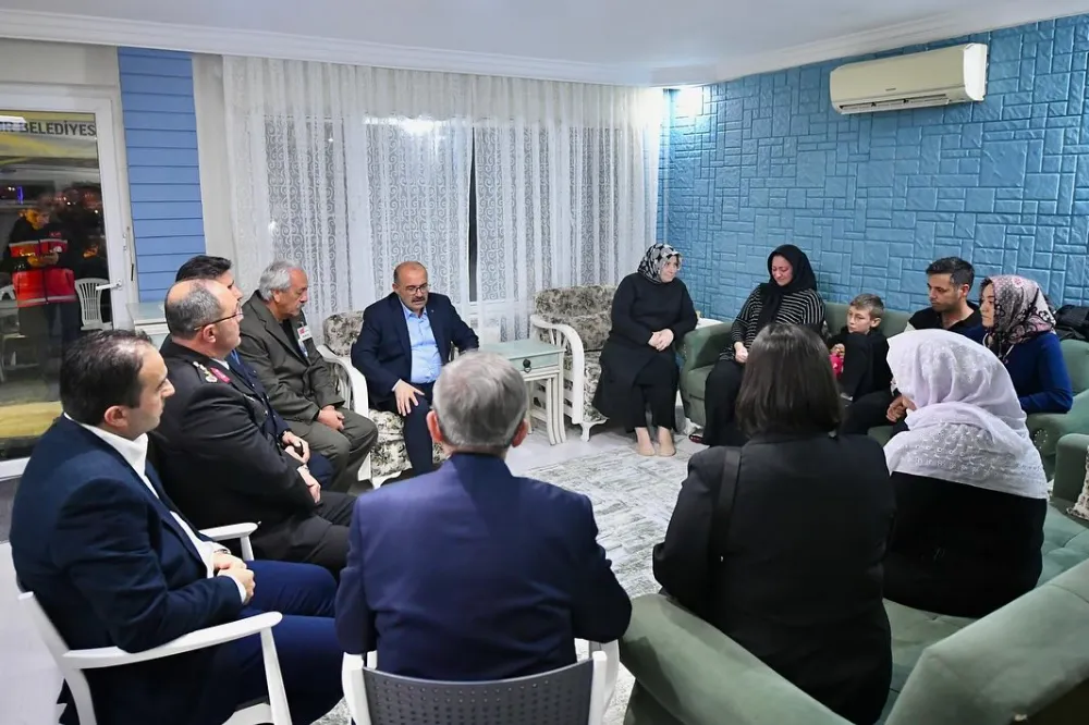 VALİ İSMAİL USTAOĞLU ŞEHİT AİLESİNİ ZİYARET ETTİ