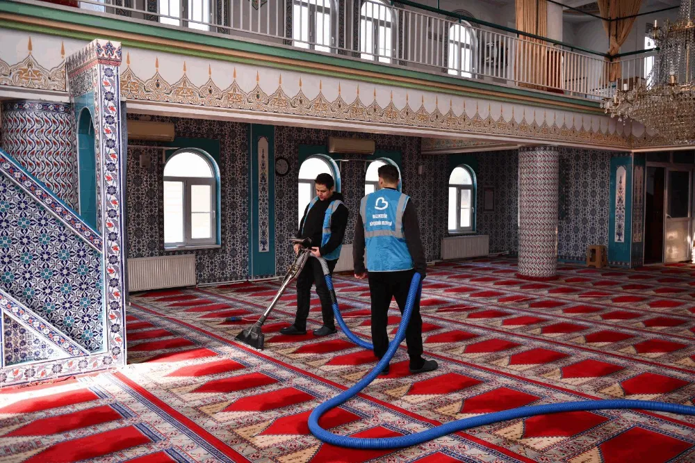 BALIKESİR’DE CAMİLER RAMAZAN’A HAZIRLANIYOR