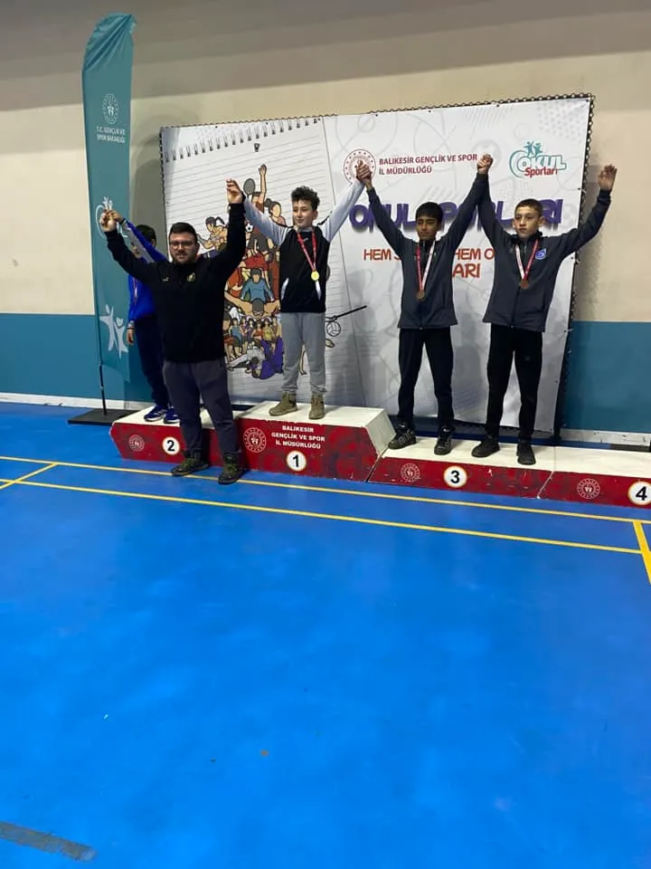 SUSURLUK BELEDİYE SPOR GÜREŞÇİLERİNDEN BÜYÜK BAŞARI!