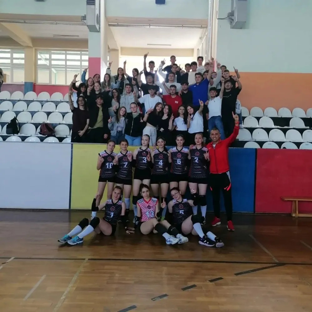 SUSURLUK ANADOLU LİSESİ 19 MAYIS VOLEYBOL TURNUVASININ ŞAMPİYONU OLDU