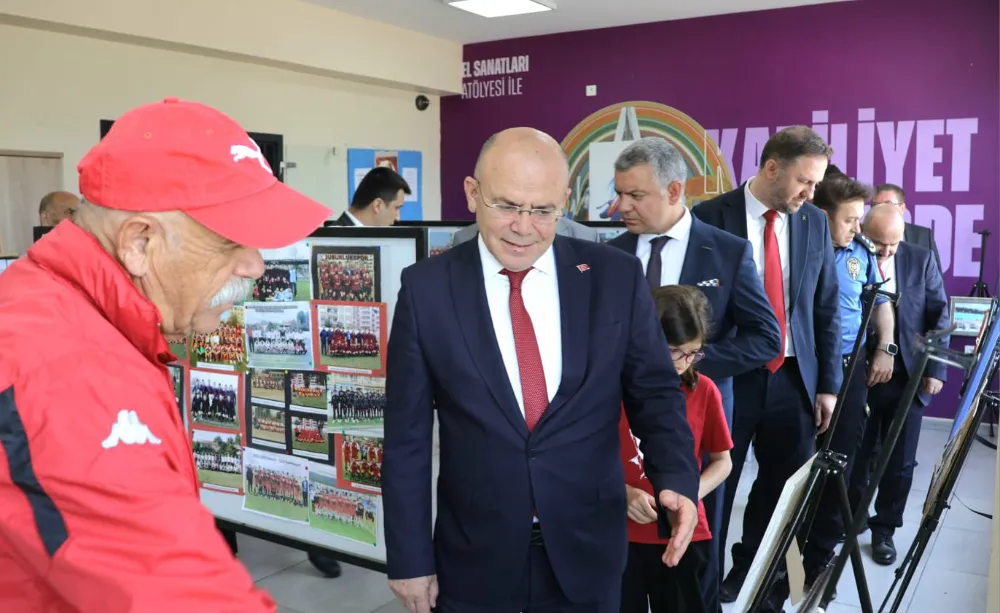  GEÇMİŞTEN GÜNÜMÜZE SUSURLUKSPOR  SERGİSİ GENÇLİK MERKEZİ