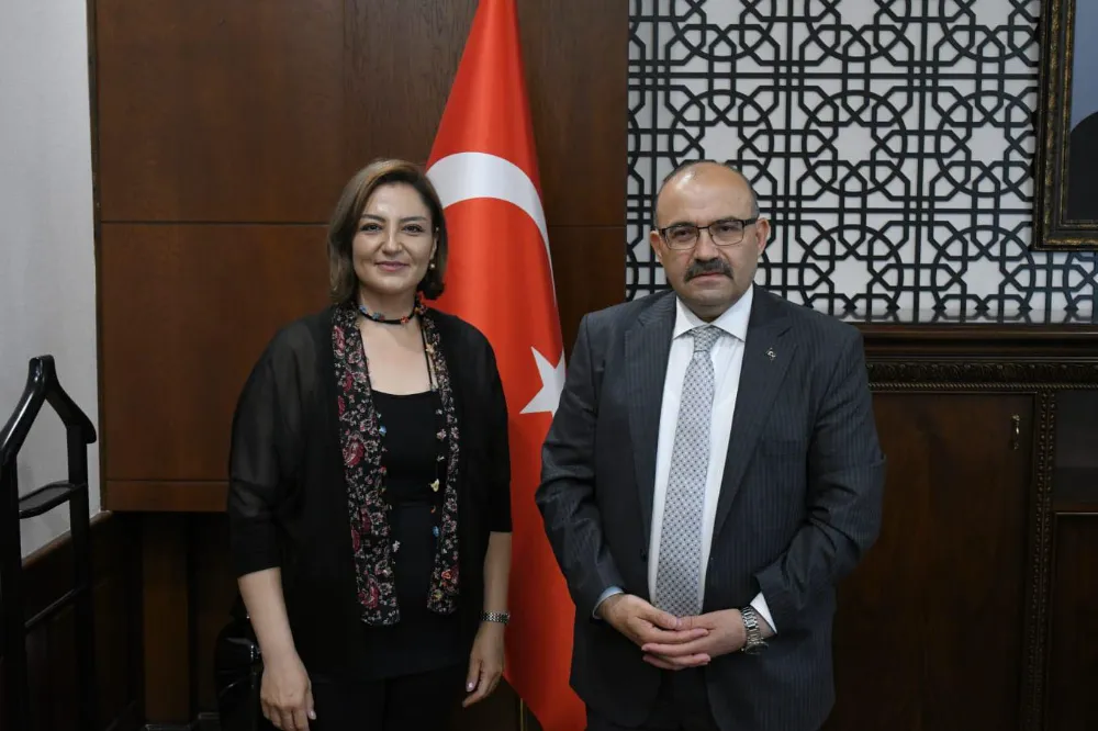 DOKTOR FİZYOTERAPİST ÖZDEN CERTEL VALİ USTAOĞLU’NU ZİYARET ETTİ