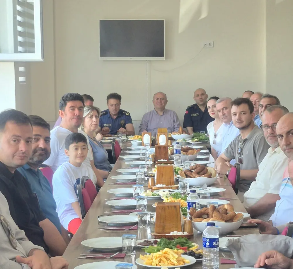 İLÇE MİLLİ EĞİTİM MÜDÜRLÜĞÜ’NDEN KAYMAKAM KÖKEN’E VE JANDARMA KOMUTANI KURT’A VEDA KAHVALTISI