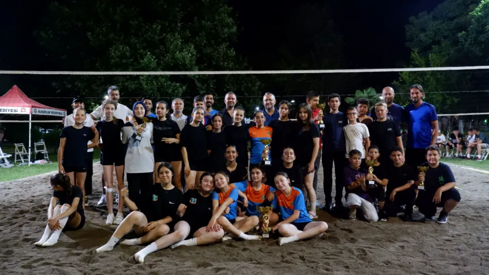 KÜÇÜKLER PLAJ VOLEYBOLU TURNUVASI SONA ERDİ