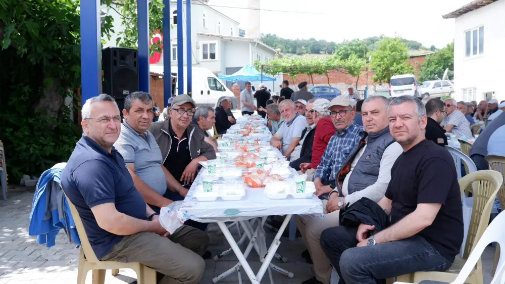 SUSURLUK BELEDİYESİ VE CHP TEŞKİLATI GÖKÇEDERE KÖY HAYRINDA BİR ARAYA GELDİ