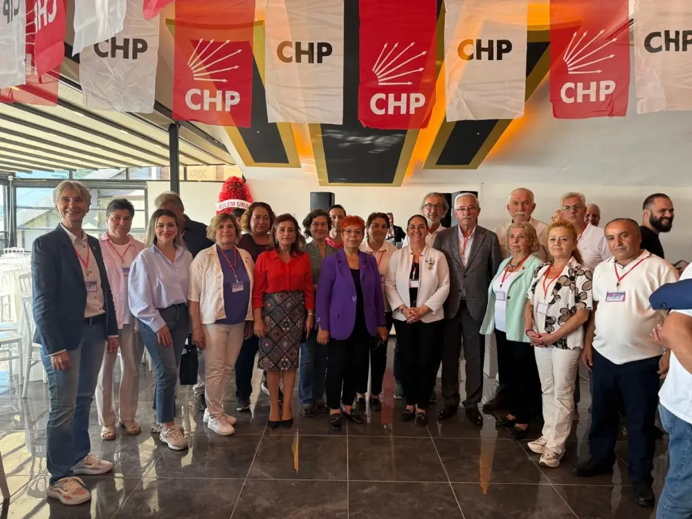 ERDEK’TE CHP İLÇE BAŞKANI HALE TUNA GÜVEN TAZELEDİ