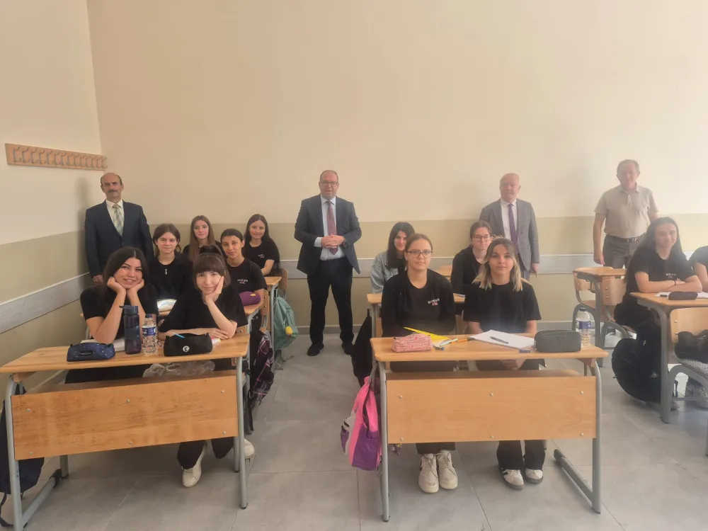 KAYMAKAM TURGUT GÜLEN HAYME ANA KIZ MESLEKİ VE TEKNİK ANADOLU LİSESİ’Nİ ZİYARET ETTİ